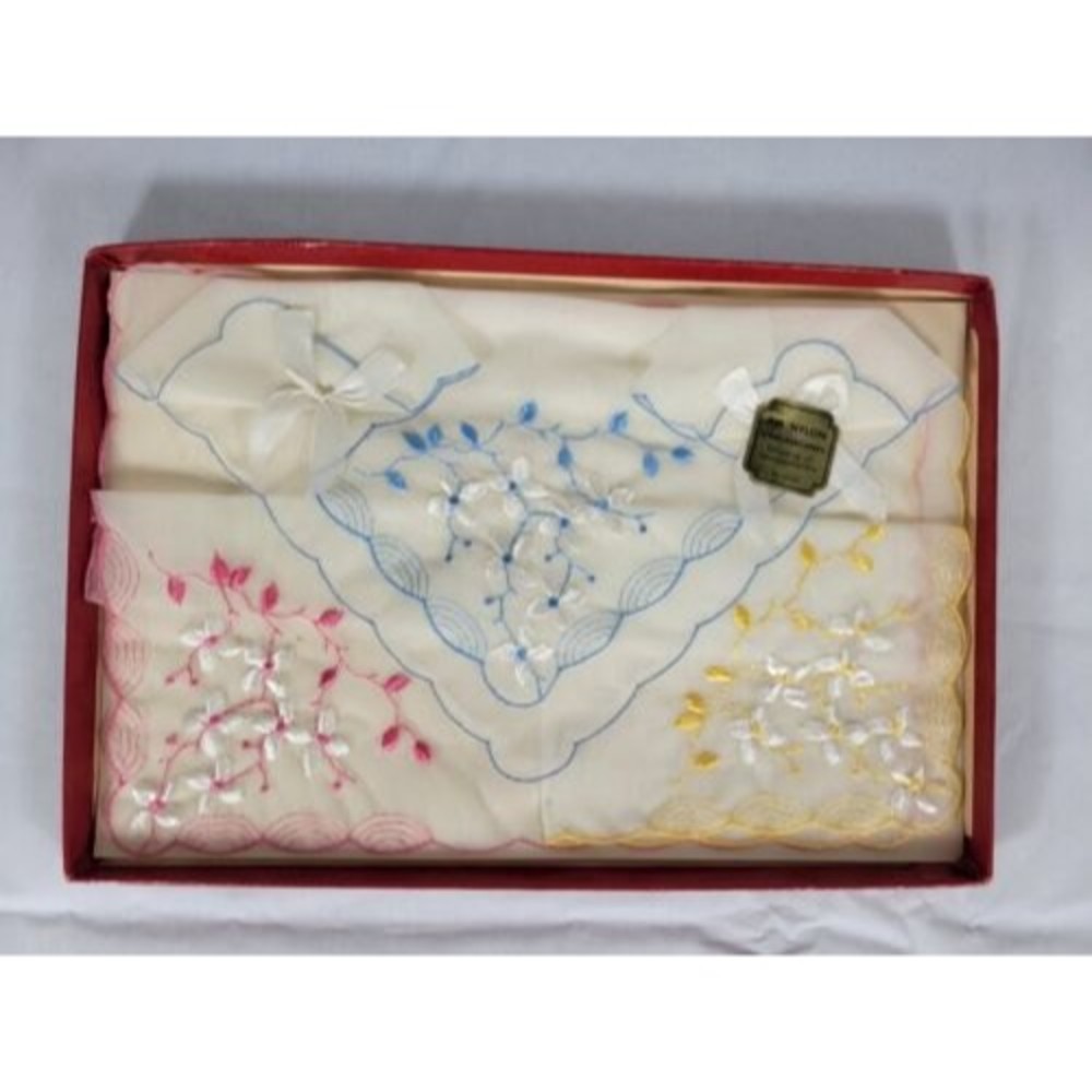 VTG lot of 3 nylon hankies scalloped edges white and floral set blue yellow pink